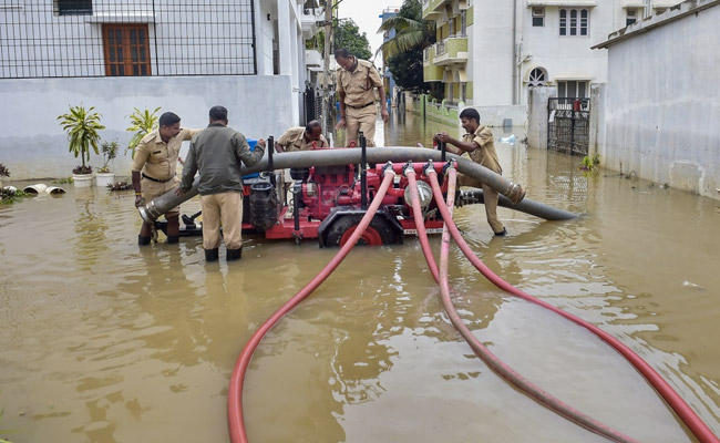 Heavy Rainfall In Bengaluru Unleashes A Flood Of Memes On Twitter