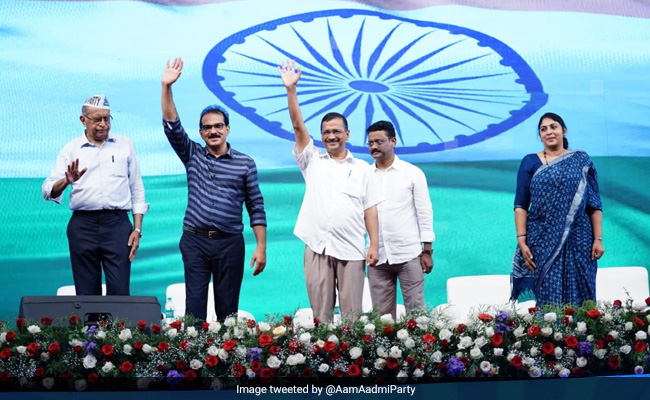 अरविंद केजरीवाल ने केरल में Twenty20 Party के साथ गठबंधन का किया ऐलान