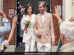 पहली शादी के दर्द से उबर रही हैं कनिका कपूर, कहा- 10 साल से अकेली थी, अब सबसे मजबूत सपोर्ट सिस्टम के साथ हूं पहली शादी के दर्द से उबर रही हैं कनिका कपूर, कहा- 10 साल से अकेली थी, अब सबसे मजबूत सपोर्ट सिस्टम के साथ हूं