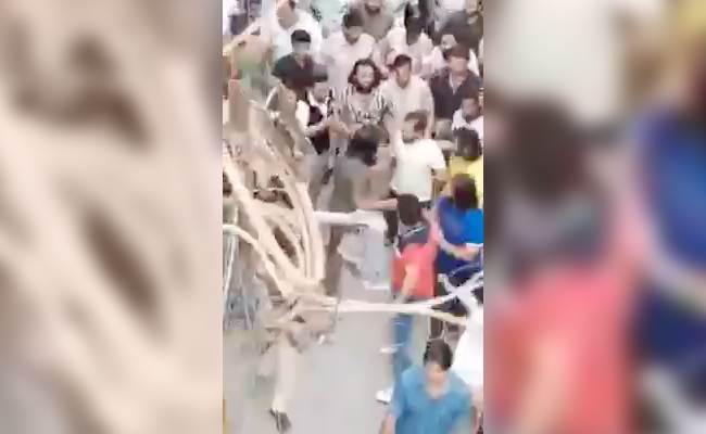 Video: Delhi Riots Accused, Who Pointed Gun At Cop, Gets Huge Welcome