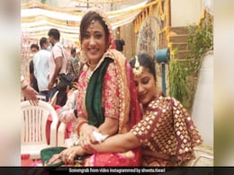 श्वेता तिवारी की पहली बार शादी की तस्वीर आई सामने, लाल जोड़े और भारी गहनों के साथ की गई थी विदाई  श्वेता तिवारी की पहली बार शादी की तस्वीर आई सामने, लाल जोड़े और भारी गहनों के साथ की गई थी विदाई