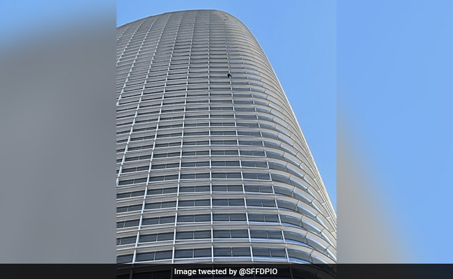 US Abortion "Spiderman" Protester Climbs 60-Storey San Francisco Building