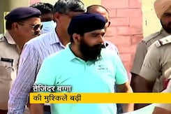 बीजेपी नेता तेजिंदर बग्गा पर लटक रही गिरफ्तारी की तलवार, वारंट जारी बीजेपी नेता तेजिंदर बग्गा पर लटक रही गिरफ्तारी की तलवार, वारंट जारी