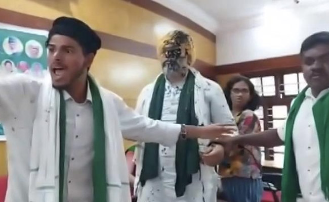 Mic, Ink Attack On Farmer Leader In Bengaluru, Then All Hell Breaks Loose