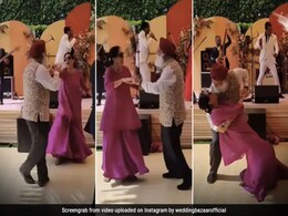 शादी में सरदारजी ने दिखाए ऐसे जबरदस्त डांस मूव्स, Video देखने वाले हार बैठे दिल शादी में सरदारजी ने दिखाए ऐसे जबरदस्त डांस मूव्स, Video देखने वाले हार बैठे दिल