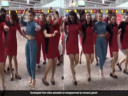 Watch: एयरपोर्ट पर बंगाली अभिनेत्री के साथ एयरहोस्टेस ने लगाए ठुमके, Video हो गया वायरल Watch: एयरपोर्ट पर बंगाली अभिनेत्री के साथ एयरहोस्टेस ने लगाए ठुमके, Video हो गया वायरल