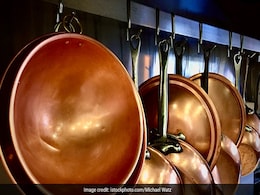 तांबे का बर्तन गर्मियों में भी कर रही हैं इस्तेमाल तो सतर्क हो जाइए, नहीं तो पड़ जाएंगी बीमार तांबे का बर्तन गर्मियों में भी कर रही हैं इस्तेमाल तो सतर्क हो जाइए, नहीं तो पड़ जाएंगी बीमार