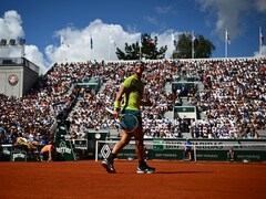 Nadal, Djokovic Sweep Into French Open Last 16 With Straight-Sets Wins