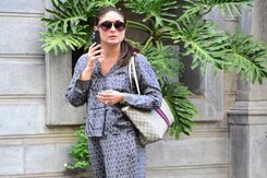 Kareena Kapoor Spotted At Dad Randhir's House Kareena Kapoor Spotted At Dad Randhir's House