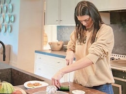Strange Video Of Kendall Jenner Cutting Cucumber Has Internet In Shock Strange Video Of Kendall Jenner Cutting Cucumber Has Internet In Shock