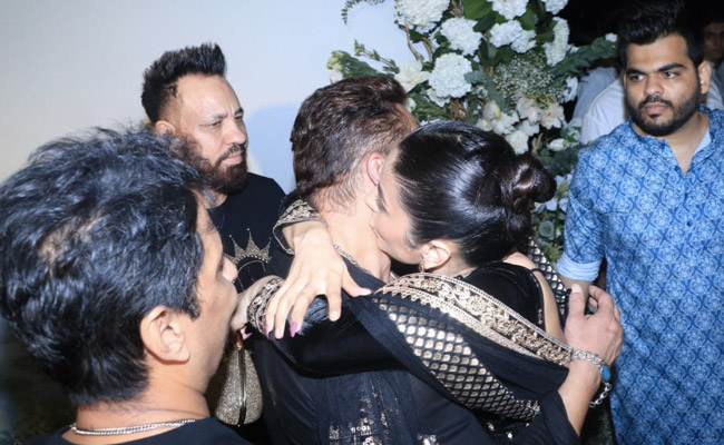<i>"Guys, Salman Sir Mujhe Chhorne Aae Hai</i>," Said Shehnaaz Gill As She Held Salman Khan's Hand After Eid Party