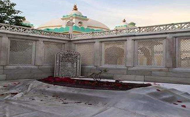 Aurangzeb's Tomb In Maharashtra Closed For 5 Days Amid Row