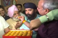 Celebrations Break Out At BJP's Tajinder Bagga's Residence As He Comes Back Home Celebrations Break Out At BJP's Tajinder Bagga's Residence As He Comes Back Home