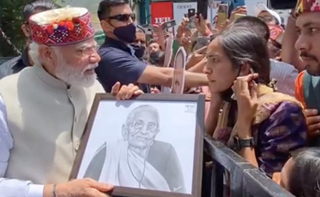 Watch: PM Stops Car To Accept Portrait Of His Mother In Shimla