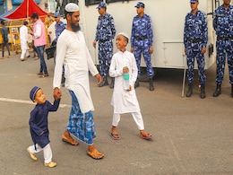 Hindus, Muslims Celebrate Eid Together In Delhi's Violence-Hit Area Hindus, Muslims Celebrate Eid Together In Delhi's Violence-Hit Area