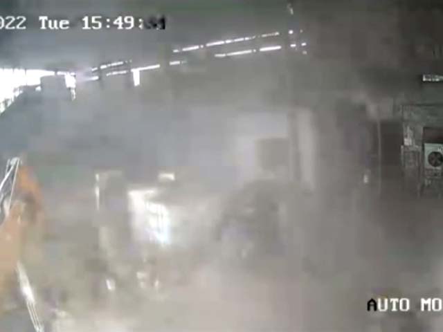 On Camera, Bulldozer Tyre Bursts While Air Being Filled, 2 Killed