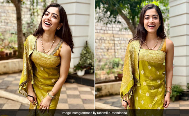 Rashmika Mandanna Is A Desi Girl In A Beautiful Traditional Saree