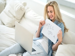 Here's How To Keep A Long-Distance Relationship Blossoming Here's How To Keep A Long-Distance Relationship Blossoming