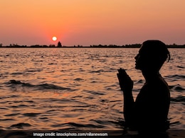 Kumbh Sankranti 2025: कल है कुंभ संक्रांति, जानिए किन चीजों का दान करना माना जाता है बेहद शुभ Kumbh Sankranti 2025: कल है कुंभ संक्रांति, जानिए किन चीजों का दान करना माना जाता है बेहद शुभ