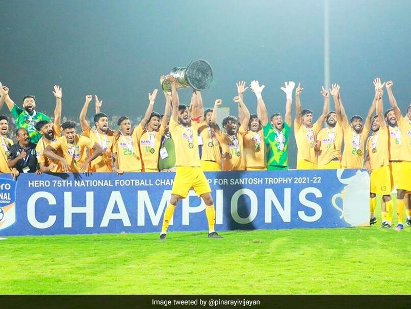 Pemerintah Kerala Mengumumkan Penghargaan Uang Tunai Rs 1,14 Crore Kepada Tim Sepak Bola Negara Bagian Untuk Memenangkan Piala Santosh Pemerintah Kerala Mengumumkan Penghargaan Uang Tunai Rs 1,14 Crore Kepada Tim Sepak Bola Negara Bagian Untuk Memenangkan Piala Santosh