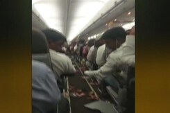 14 Passengers, 3 Crew Hurt In SpiceJet Turbulence 14 Passengers, 3 Crew Hurt In SpiceJet Turbulence