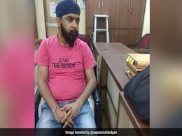 तजिन्दर बग्गा को ‘पगड़ी नहीं पहनने देने’ के मामले में अल्पसंख्यक आयोग ने पंजाब सरकार से तलब की रिपोर्ट तजिन्दर बग्गा को ‘पगड़ी नहीं पहनने देने’ के मामले में अल्पसंख्यक आयोग ने पंजाब सरकार से तलब की रिपोर्ट