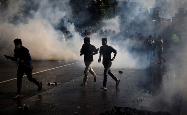 Sri Lanka ने India से मांगा 50 करोड़ डॉलर का कर्ज, ईंधन के लिए 'विरोध प्रदर्शन' रोकने में आएगा काम