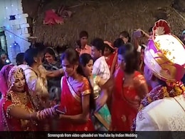 दुल्हन ने सपना चौधरी के गाने पर किया ताबड़तोड़ डांस, गाना सुनते ही डीजे पर कूदा दूल्हा फिर जो हुआ वो तो...  दुल्हन ने सपना चौधरी के गाने पर किया ताबड़तोड़ डांस, गाना सुनते ही डीजे पर कूदा दूल्हा फिर जो हुआ वो तो...
