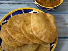Chana Dal Poori Is A Popular Bengali Breakfast Food; Watch The Recipe Video To Try It