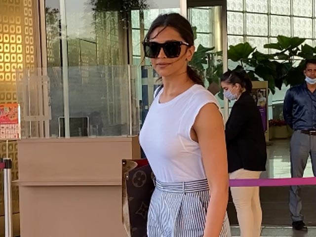 एयरपोर्ट पर स्पॉट हुईं दीपिका पादुकोण