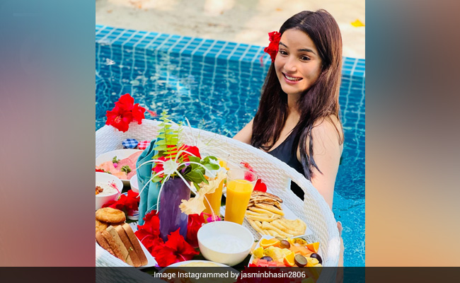 Jasmin Bhasin Did The Most "Mandatory Maldives" Thing