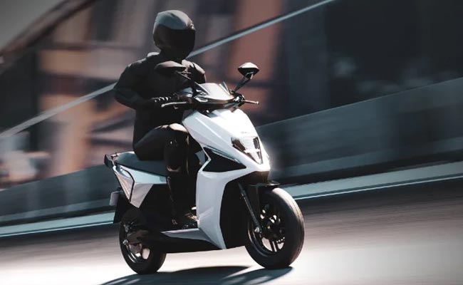 Simple ONE Electric Scooter Test Rides To Begin In July 2022