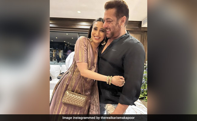 At Eid Party, Karisma Kapoor Was Reunited With "OG" Salman Khan. See The Hug