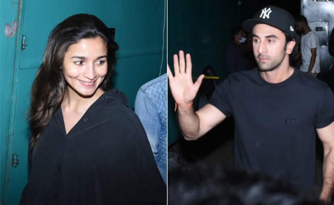 Alia Bhatt And Ranbir Kapoor Twin In All-Black Outfits As They Get Snapped Together