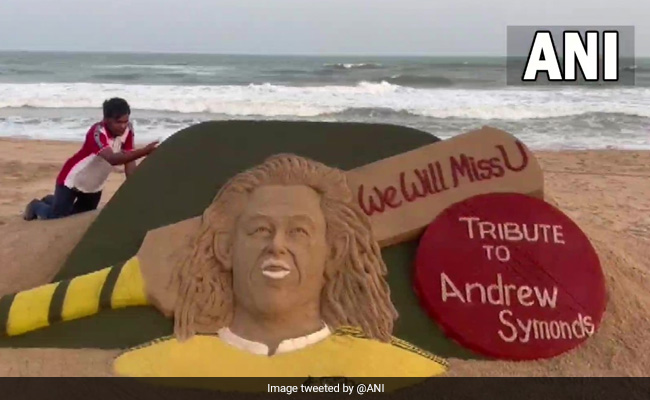 प्रसिद्ध सैंड आर्टिस्ट सुदर्शन पटनायक ने चिर-परिचित अंदाज में दी एंड्रयू सायमंड्स को श्रद्धांजलि