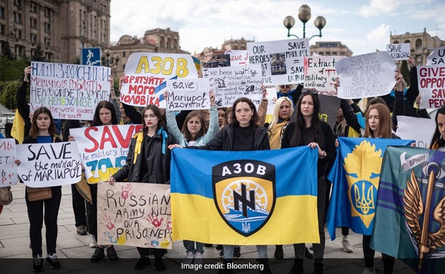 As Putin Marks Victory Day, Port City Mariupol Says It Will Not Surrender