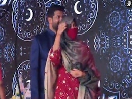 एआर रहमान की बेटी के रिसेप्शन का वीडियो आया सामने, खतीजा की सादगी देख फैन्स बोले- माशाअल्लाह क्या परवरिश है एआर रहमान की बेटी के रिसेप्शन का वीडियो आया सामने, खतीजा की सादगी देख फैन्स बोले- माशाअल्लाह क्या परवरिश है