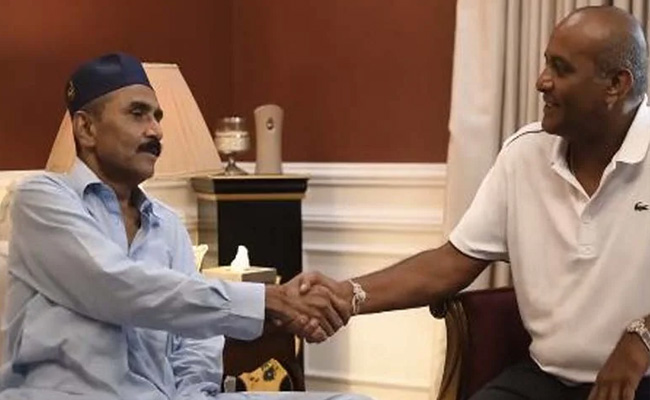 श्रीलंका के पूर्व टेस्ट कप्तान का पाकिस्तान में हुआ सपना पूरा, देखिए जावेद मियांदाद से खास मुलाकात का VIDEO