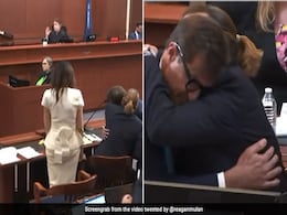 Video Of Johnny Depp Hugging Lawyer After Closing Argument Leaves Internet "Speechless" Video Of Johnny Depp Hugging Lawyer After Closing Argument Leaves Internet "Speechless"