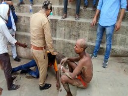 वाराणसी में दर्दनाक हादसा: गंगा नदी के प्रभु घाट पर पलटी नाव, 5 लोग डूबे वाराणसी में दर्दनाक हादसा: गंगा नदी के प्रभु घाट पर पलटी नाव, 5 लोग डूबे
