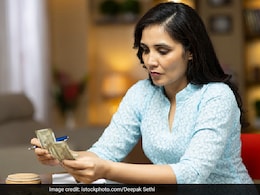 Salary Hike in 2025: इस साल कर्मचारियों की सैलरी 9.2% बढ़ने का अनुमान, किसे ज्यादा फायदा? Salary Hike in 2025: इस साल कर्मचारियों की सैलरी 9.2% बढ़ने का अनुमान, किसे ज्यादा फायदा?