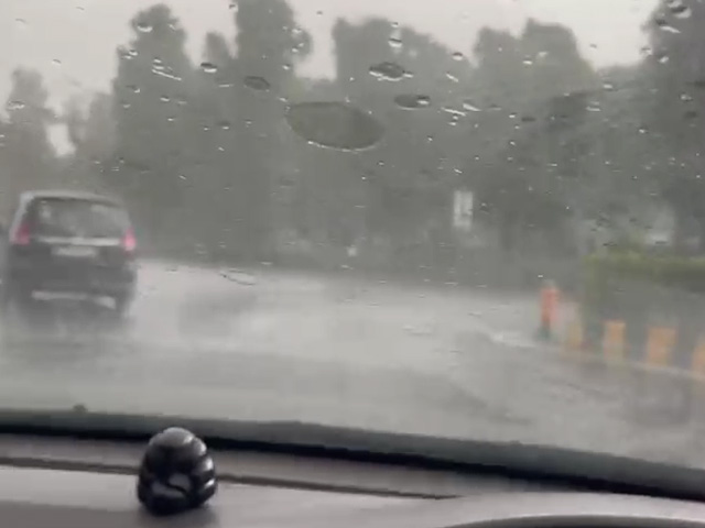 Heavy Rain, Thunderstorm In Parts Of Delhi And Gurgaon