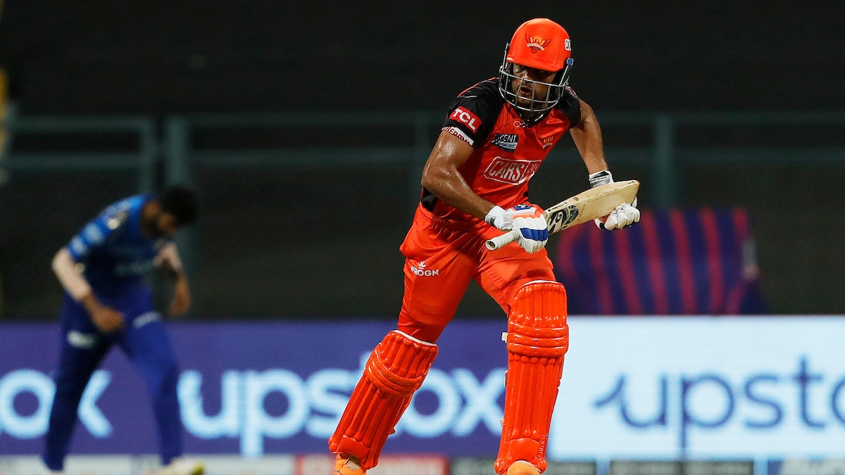 After Flop Show, Delhi Capitals Summon ‘Unsold Duo’ Abhimanyu Easwaran, Priyam Garg For Trials | Cricket News