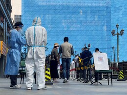 Beijing Curbs Public Transport In Bid To Avoid Shanghai-Like Full Lockdown