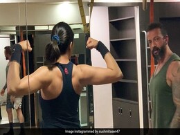 सुष्मिता सेन ने बनाई शानदार मसल्स, डोले देख फैन्स बोले- मसल कर रख देगी सुष्मिता सेन ने बनाई शानदार मसल्स, डोले देख फैन्स बोले- मसल कर रख देगी