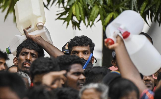 Why Bankrupt Sri Lanka Is Allowing Younger Women To Work Abroad