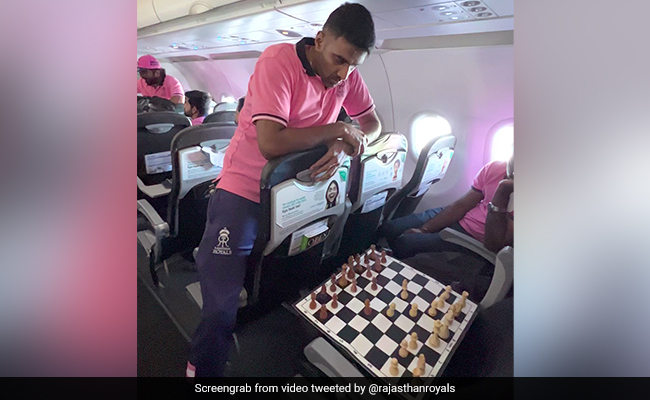 फ्लाइट में शतरंज खेल रहे थे अश्विन, तभी चहल ने पूछा, 'May I come in', मिला यह जवाब- Video