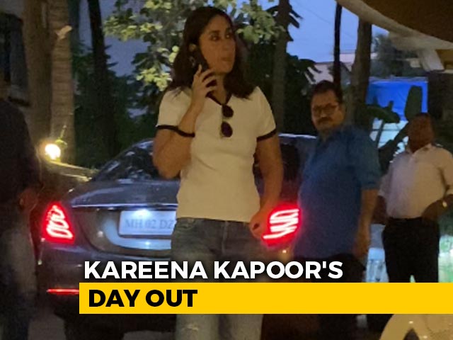 Kareena Kapoor Steps Out In Casual