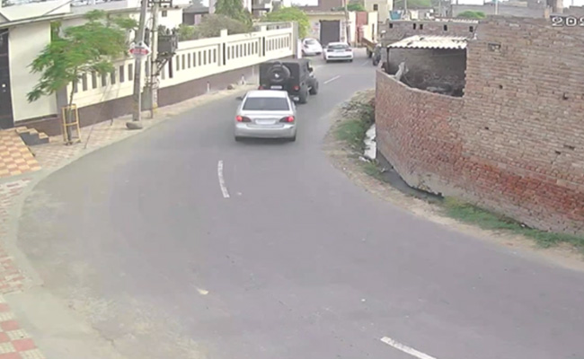 Video: Minutes Before Singer Sidhu Moose Wala Shot, 2 Cars Tailed His SUV