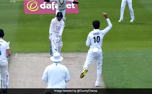 शाहीन अफरीदी ने उड़ाए बल्लेबाज के होश, बोल्ड कर अपने ही अंदाज में मनाया जश्न